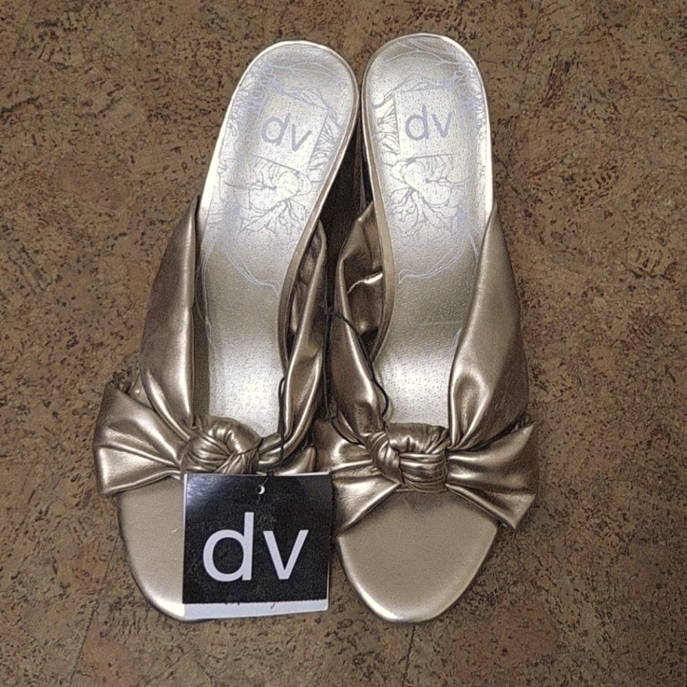 Diane Von Furstenberg gold SANDALS NWT